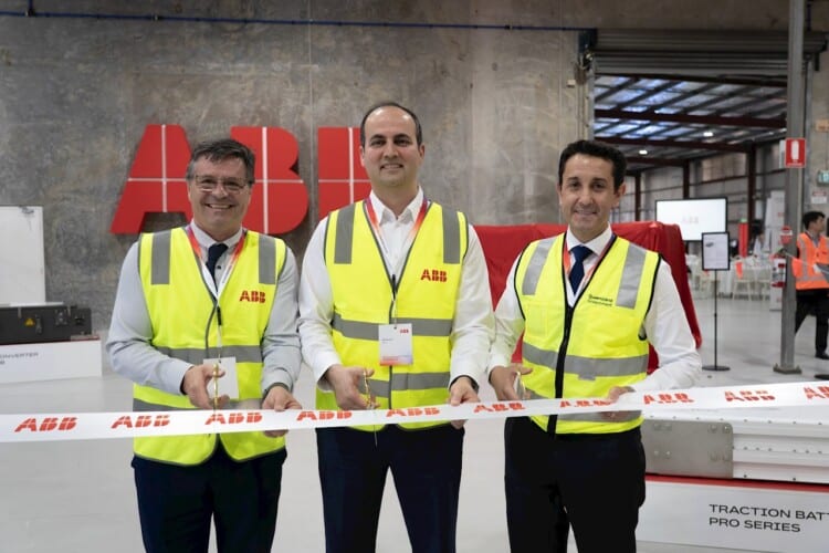 Premier David Crisafulli cuts the ribbon for the new ABB Traction Centre of Excellence in Maryborough, Queensland, with the local MP John Barounis and ABB Australia Traction Local Division Manager Dr. Ali Parvizi. Image: ABB Australia.  