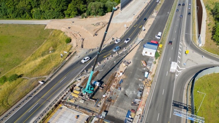 Highway intersection upgrade to improve heavy vehicle safety