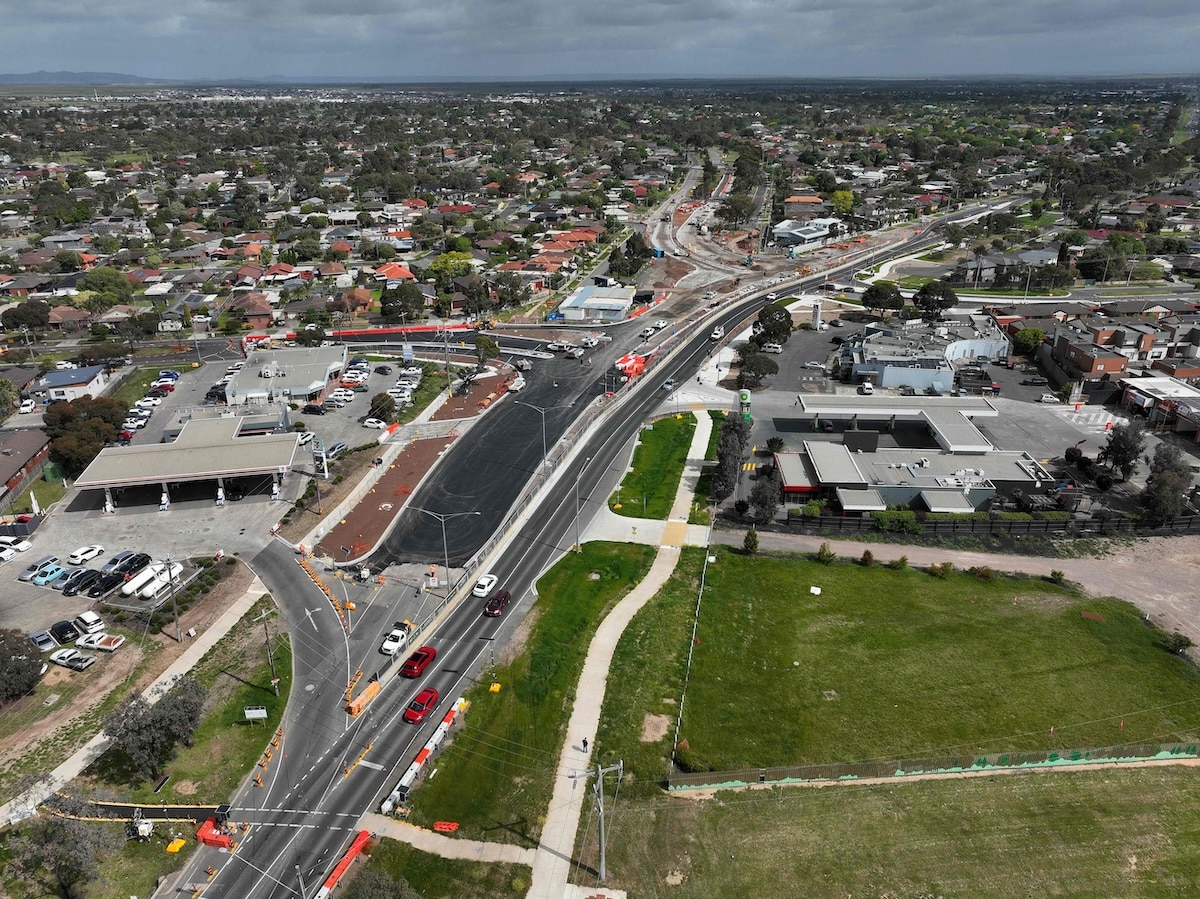 Ballan Road intersection lights to open early